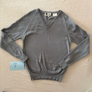 Elegant Gray V-Neck Cardigan